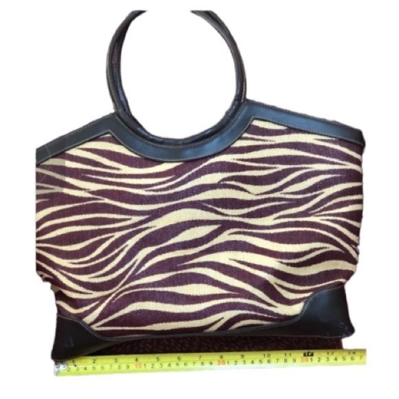 LARGE brown Zebra print beach bag w/ accessories go from beach to lunch - Picture 1 of 8